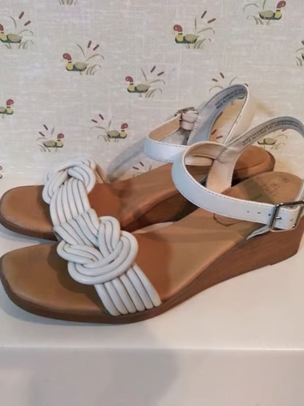Time and Tru White Knot Front Wedge Sandals
